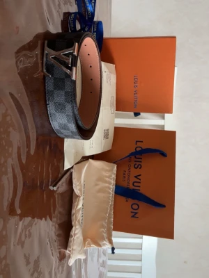 Svart bälte - Helt ny svart bälte 