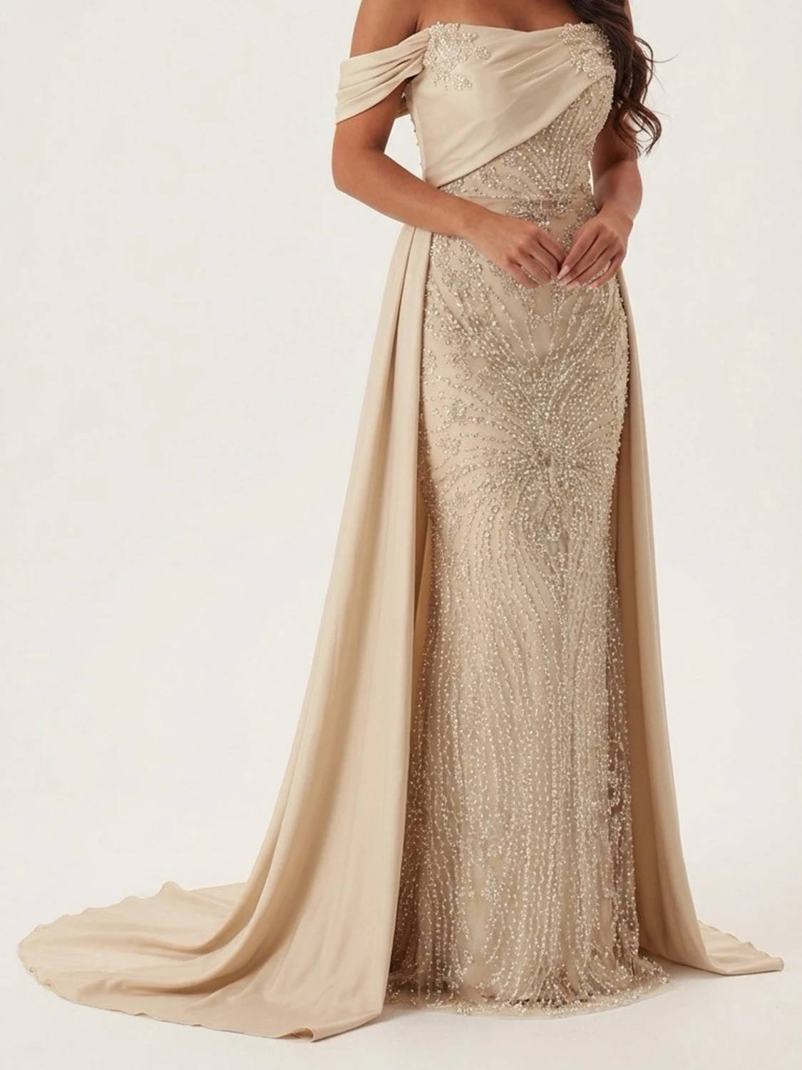 Champagnefärgad klänning  - 2