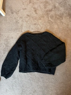 Stickad tröja - Så fin tröja ✨Fint skick! Skriv vid intresse eller frågor 🤍
