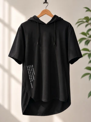 Svart Kortärmad Luvtröja  - Storlek: L, Material: 95 % Polyester & 5 % Elastane, utmärkt skick!