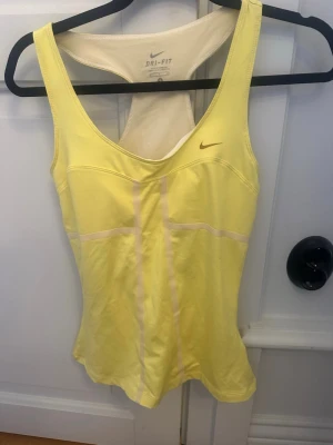 Nike topp - Såå snyggt träningslinne från nike