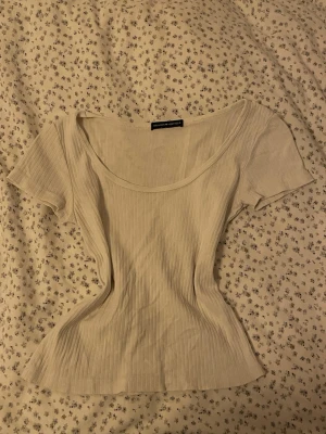Brandy melville t-shirt - Vit ribbad t-shirt från brandy melville