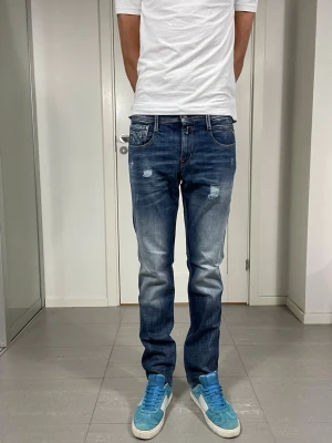 Replay Anbass Jeans - Säljer nu dessa Replay Anbass Jeans, W30 o L32, mått ca 41 o 107 cm. skriv för fler bilder/frågor🙌🏼