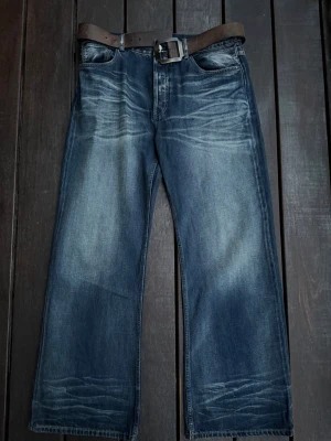Acne Studios 2021M Broadway  - Storlek 33/32                                                                    Inga tecken på användning                                          Otroligt populära men unika                                        Pris ej hugget i sten :)