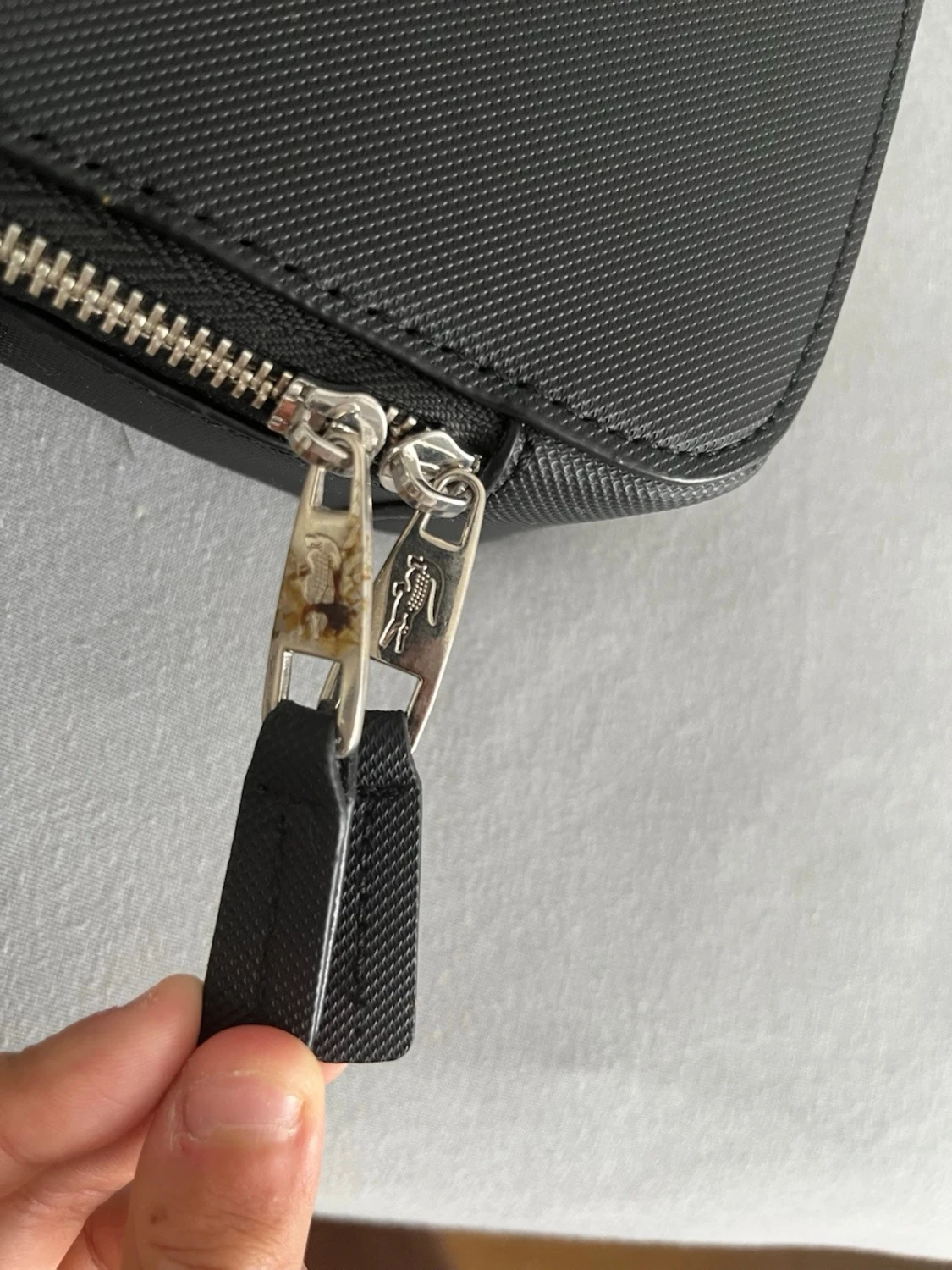 Svart axelväska från Lacoste - 5