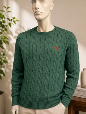 Grön Kabelstickad Tröja med Brodyr - Storlek: M, Material: 49 % Viscose, 28 % Polyester & 23 % Polyamide, utmärkt skick!