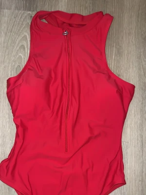 Baddräkt - ❤️Baddräkt aldrig använd/aldrig testad dock utan lappar kvar i storlek S❤️