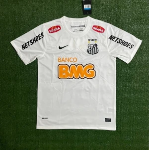 FC Santos Tröja - Säljer denna snygga tröjan till ett riktigt bra pris! Skriv till om ni är intresserad eller har några funderingar kring tröjan.