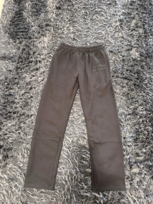 Broken Planet pant - Size M, good quality, brand new