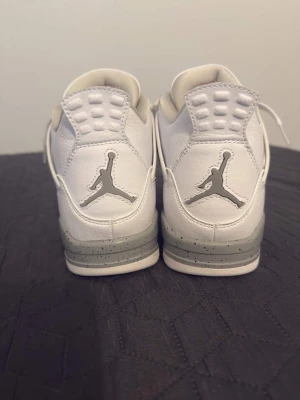 Air Jordan 4 White Oreo sneakers - Storlek 41, Kondition Som Ny, oreo j4s