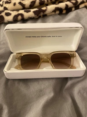 Chimi 04 - Säljer ett par chimi solglasögon i modell 04.