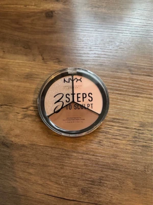 NYX 3 Steps To Sculpt ”Fair” - NYX 3 Steps To Sculpt ”Fair”, oanvänd och oöppnad. Kan finnas något märke på förpackningen dock!