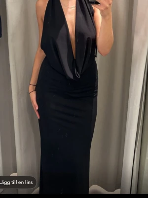 Söker! - Söker denna klänning i svart, från Zara. I storlek S