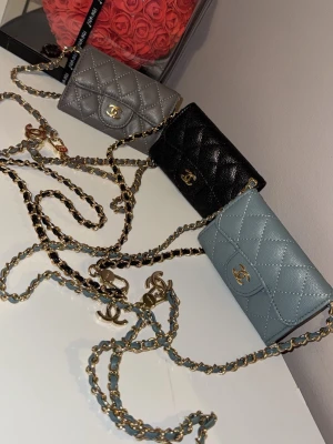 Handväskor med kedja - 2 för 635kr 