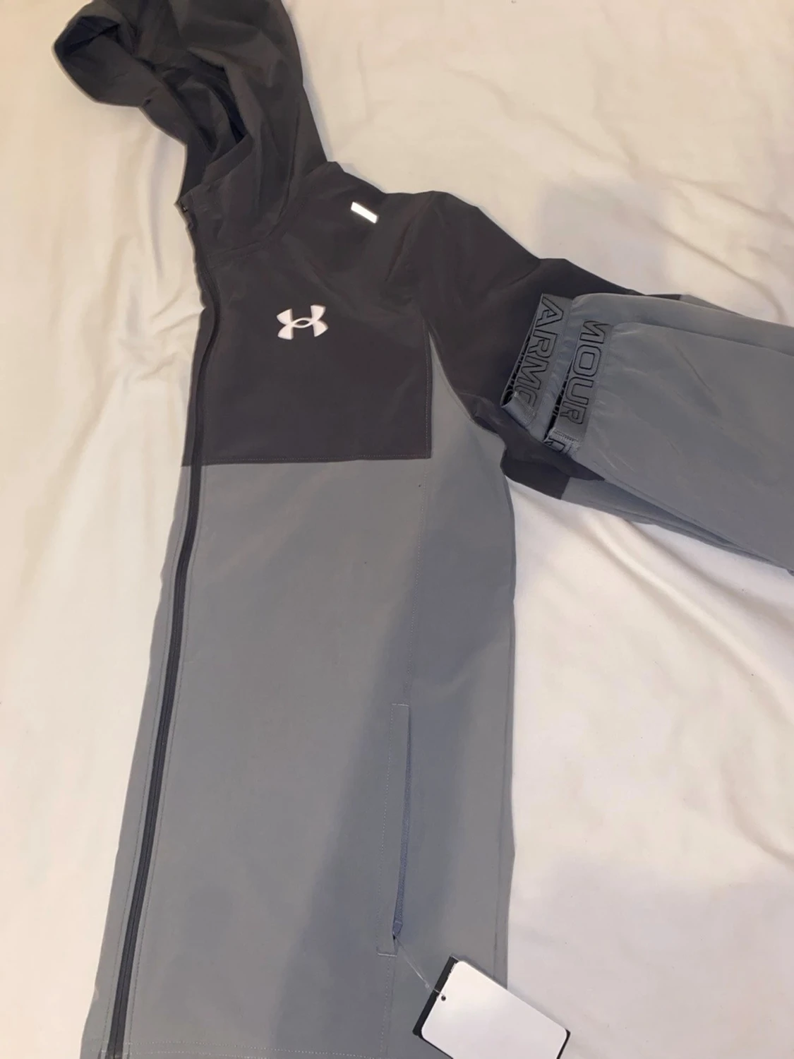 Grå vindjacka från Under Armour - 2