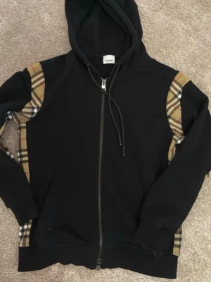 Svart kofta burberry  - Svart kofta burberry 