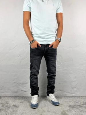 Replay jeans  - Ett par riktigt snygga jeans från Replay i storlek W28 L34 i modellen Anbbas 