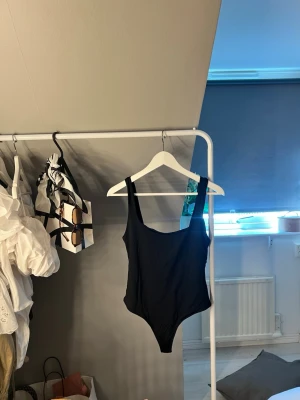 Body - Svart body fårn Zara, använd 2 gånger.