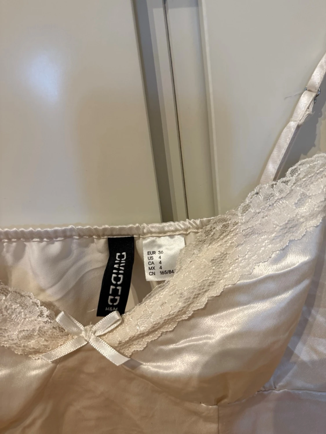 Champagnefärgad satin linnetopp - 2