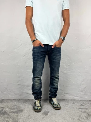 Replay jeans  - Ett par riktigt snygga jeans från Replay i storlek W28 L32 i modellen Anbbas 