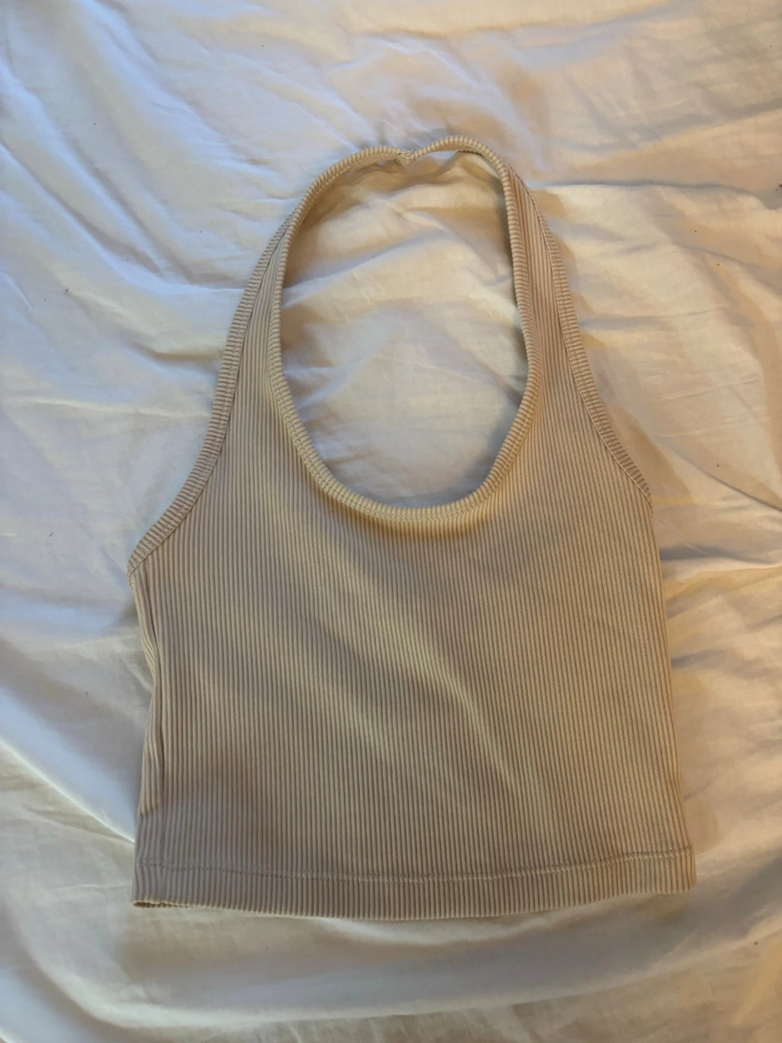 Beige ribbad linnetopp