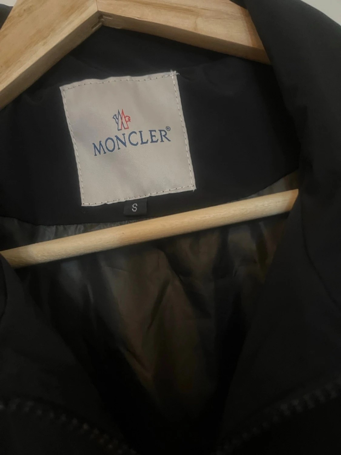 Svart vindjacka från mòncler - 1