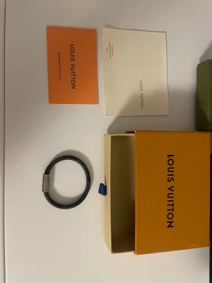 Lv armband - Lv armband i perfekt skick