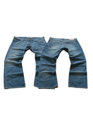 Blåa Levis 506 Bootcut / Straight Fit Jeans Storlek W36 L32 - Väldigt fina Levis Jeans i blå färg. | Jeansen är i mycket bra skick och sparsamt använda. |  Äkta som allt annat jag säljer! ✅ |  Storlek: W36 L32 | Skick: Mycket Bra Skick - SE SISTA BILDER | Färg: Blå | Märke: Levis | Modell: Jeans |   Hör gärna av dig vid frågor så svarar jag så fort jag kan! 😁 |  (SKU - 234)