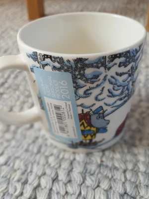 Muminmugg Snöhästen Mumin  - Felfri mugg med etikett kvar. Säljer fler Muminmuggar så kika gärna på mina övriga annonser också. Packar mycket noggrant. 