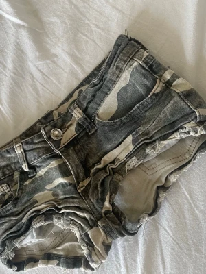 Jeansshorts  - Shorts i storlek S!