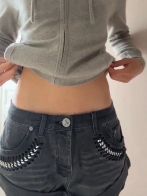 Jeansshorts  - Low waist jeansshorts från OneTeaspoon 🫶🏻 Köptes för 1300kr och passar xs-s. Priset går att diskutera 