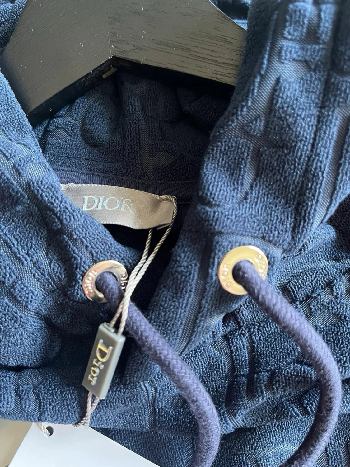 Mörkblå hoodie med mönster - 3