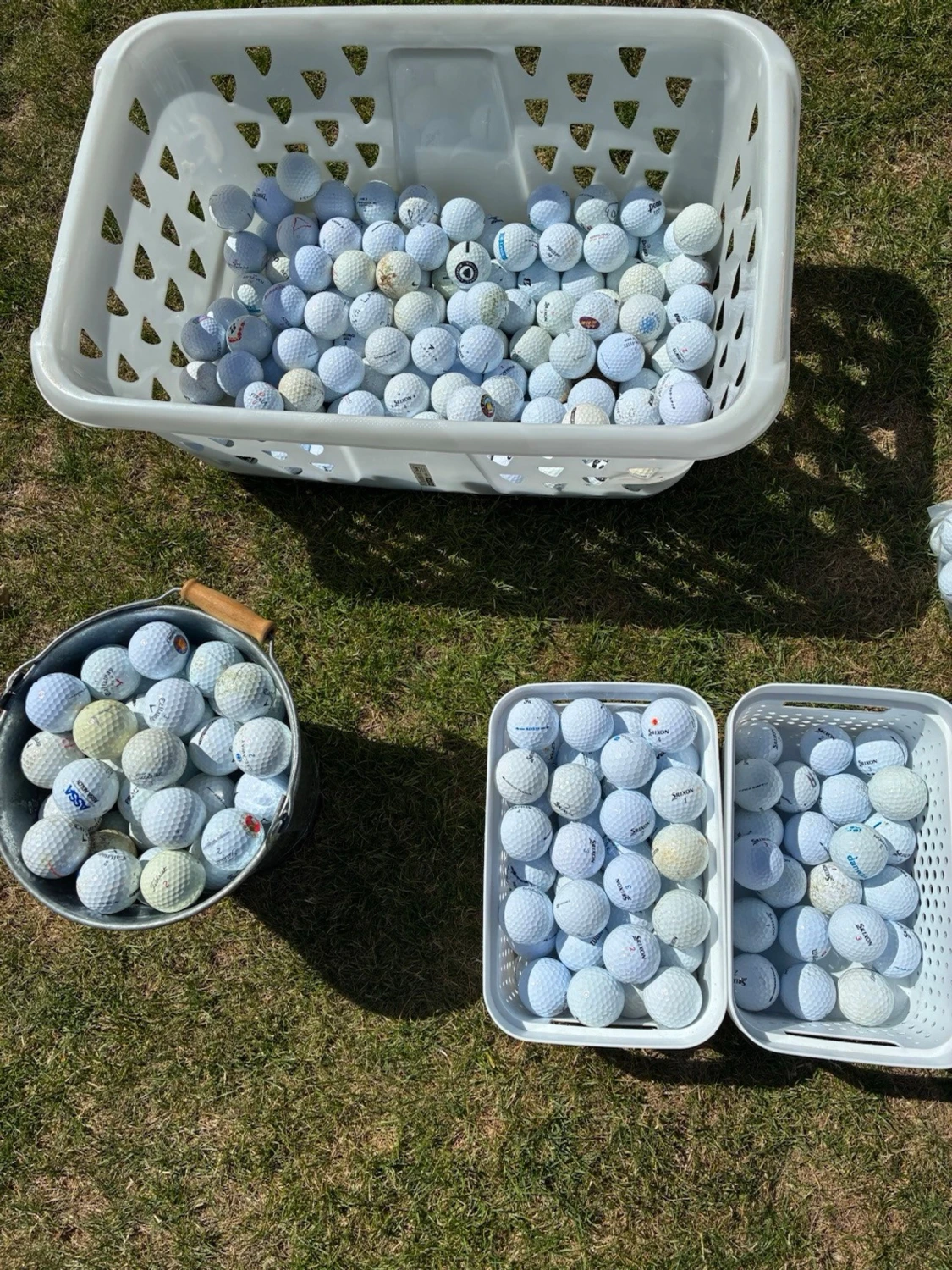 Stort parti golfbollar i blandade färger - 2