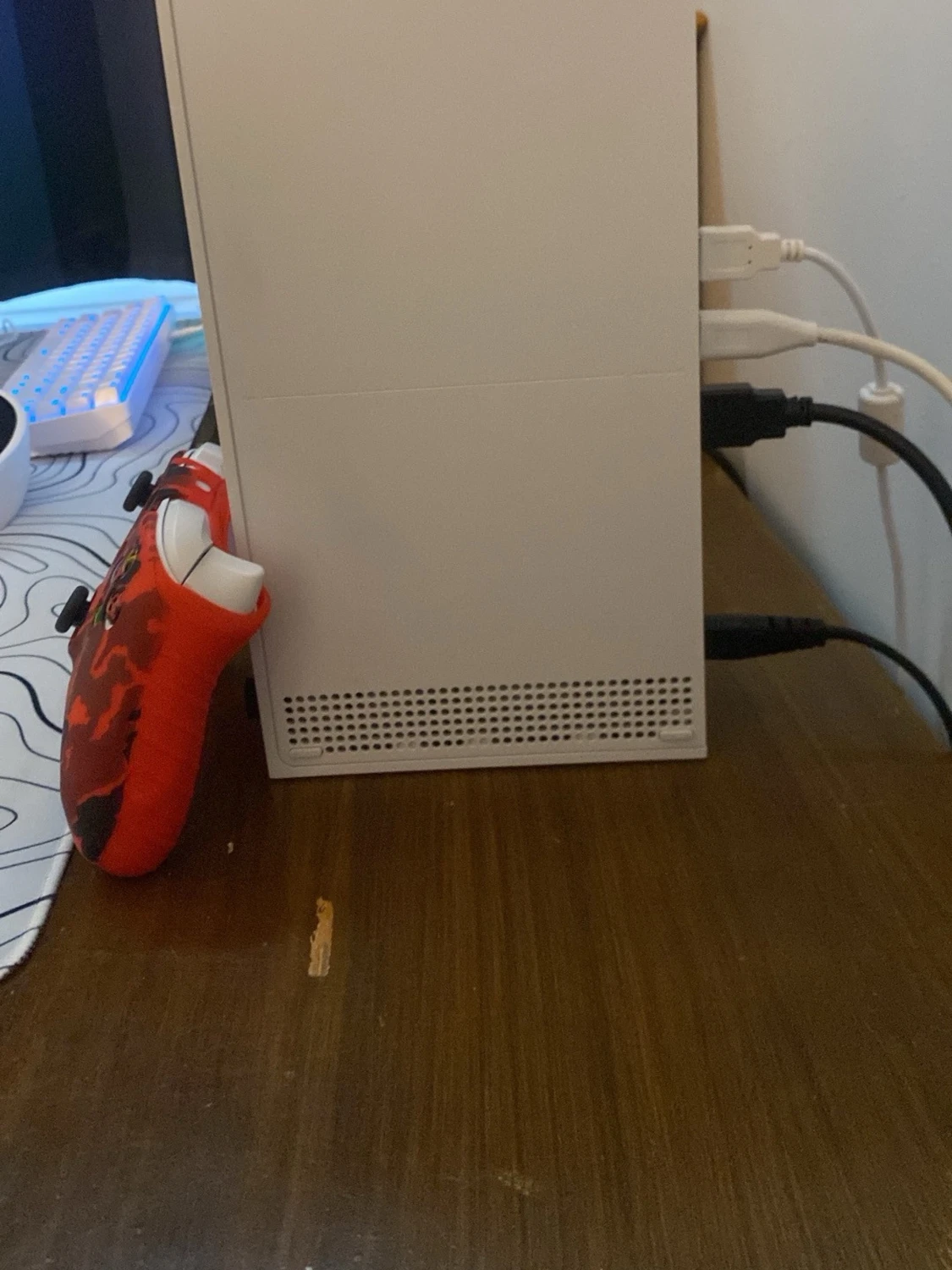Vit Xbox Series S med röd kontroll - 2