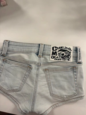 Ljusblå lågmidjade jeansshorts från Cheap Monday - Snygga ljusblå shorts från Cheap Monday. Dom e lågmidjade i storlek XXS , priset går att sänkas!!