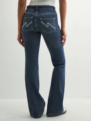 Mörkblå bootcut jeans med kontrastsömmar - Snygga mörkblå bootcut jeans med vita kontrastsömmar och dubbla knappar i midjan. Jeansen har klassiska fickor fram och bak, med dekorativa sömmar på bakfickorna. Tillverkade i stretchigt denim för skön passform.