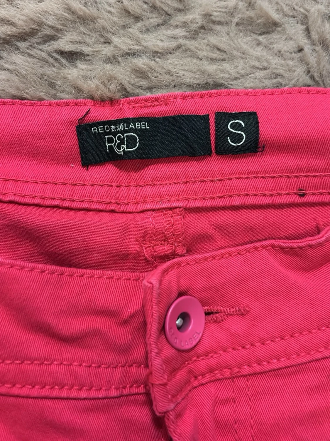 Rosa shorts med fickor och knapp - 2