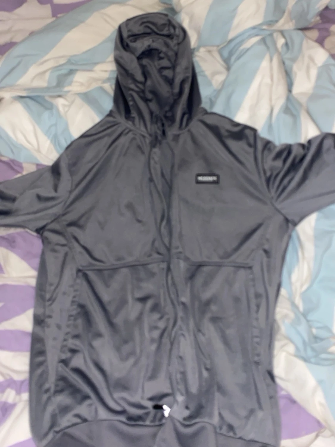 Grått loungewear-set från Mckenzie - 5