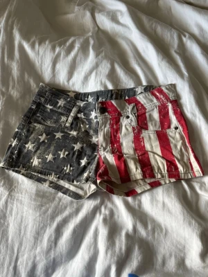 USA shorts - Unika shorts med den amerikanska flaggan på💙❤️