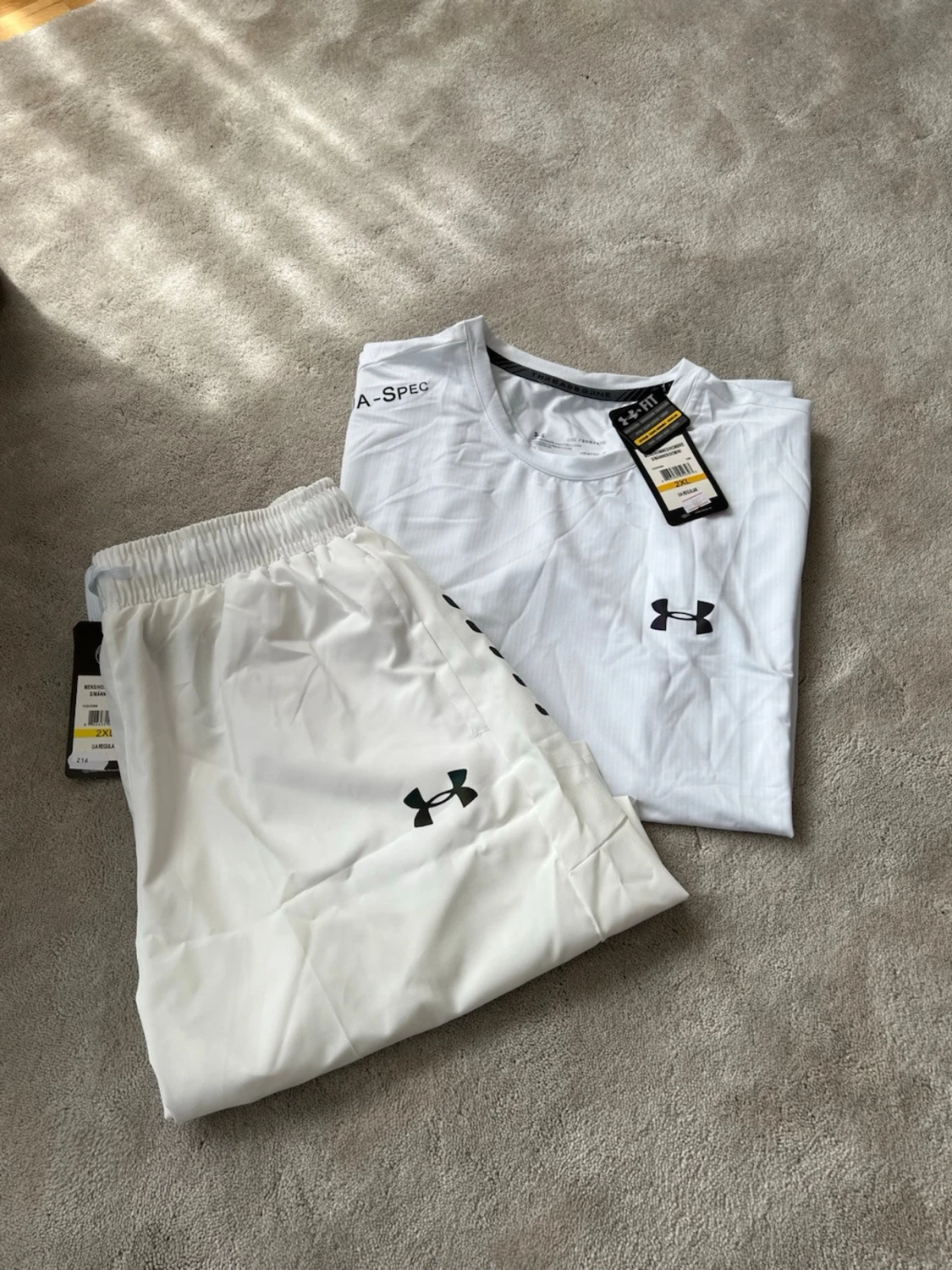 Under Armour Set – T-shirt + Shorts | Vit | Helt nytt med tags - 1