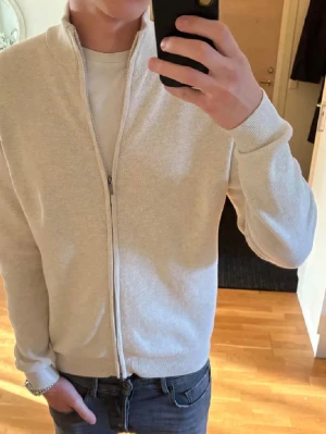 Full zip - Skön full zip perfekt till hösten 🍂