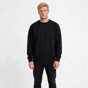 MM Sports Sweatshirt Svart L - Högkvalitativ replika  Storlek: L Pris: 200 kr Leverans: Skickas inom 24 timmar Lager: Begränsat antal