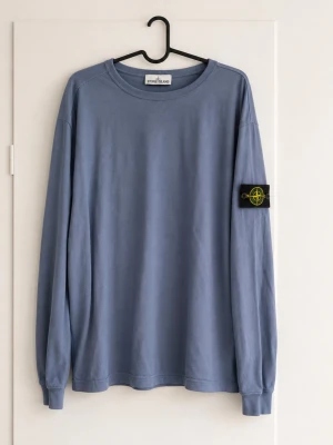Stone Island tröja - Tjena, jag säljer en riktigt snygg Stone Island tröja😁 Den är i mycket bra skick och har inga fläckar eller skador☺️ Den är självklart äkta✅ Skicka om du har några frågor😄