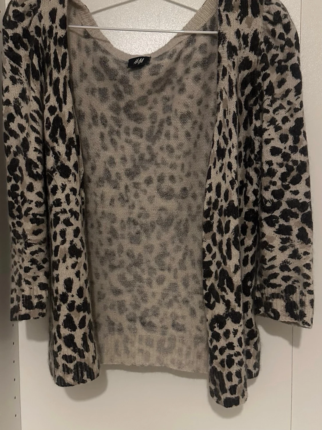 Leopardmönstrad stickad tröja H&M