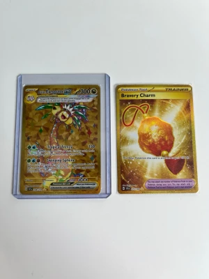Pokémon kort (Guld) - Båda korten är i fint skicka och är äkta.