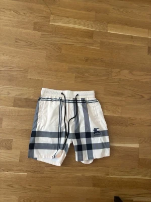 Rutiga shorts - Shorts