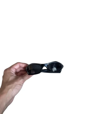 oakley sunglasses - oakley sunglasses  size: one size  condition: 9.5/10  ships within 24 hours