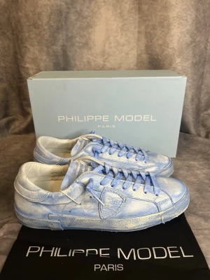 Helt nya Philippe model skor - Helt nya med allt og | Size 41 | fraktar inom 24 timmar | för att köpa klicka ”köp nu” | vid frågor eller funderingar är det bara att skicka ett meddelande | följare får bättre rabatter🙌