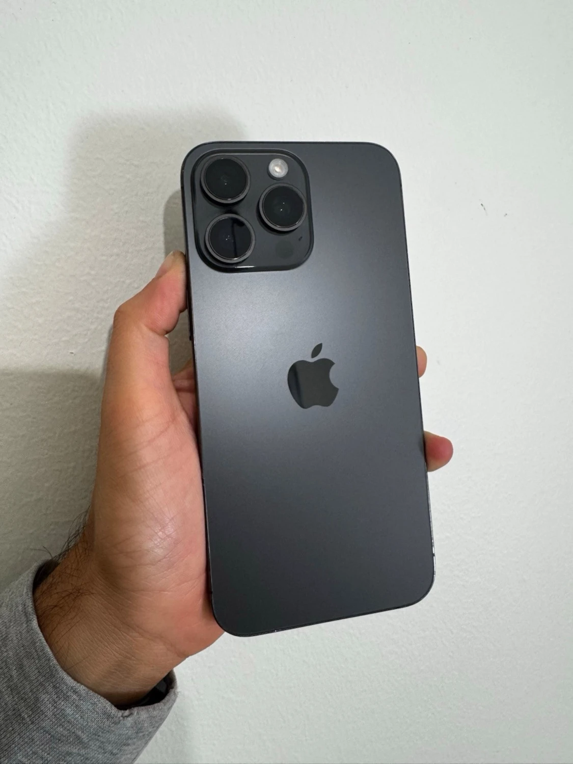 iPhone 15 Pro Max svart 256 Gb batteri 100% med nya tillbehör  - 1