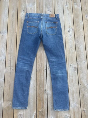 Nudie jeans lean dean - Säljer dessa schyssta nudie jeansen i modellen ”lean dean” , storlek W33, L34! De är i mycket fint skick, inga defekter! Hör gärna av dig vid funderingar😊